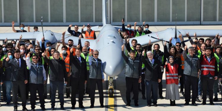 Bayraktar Akıncı ilk atış sınağını uğurla tamamladı
